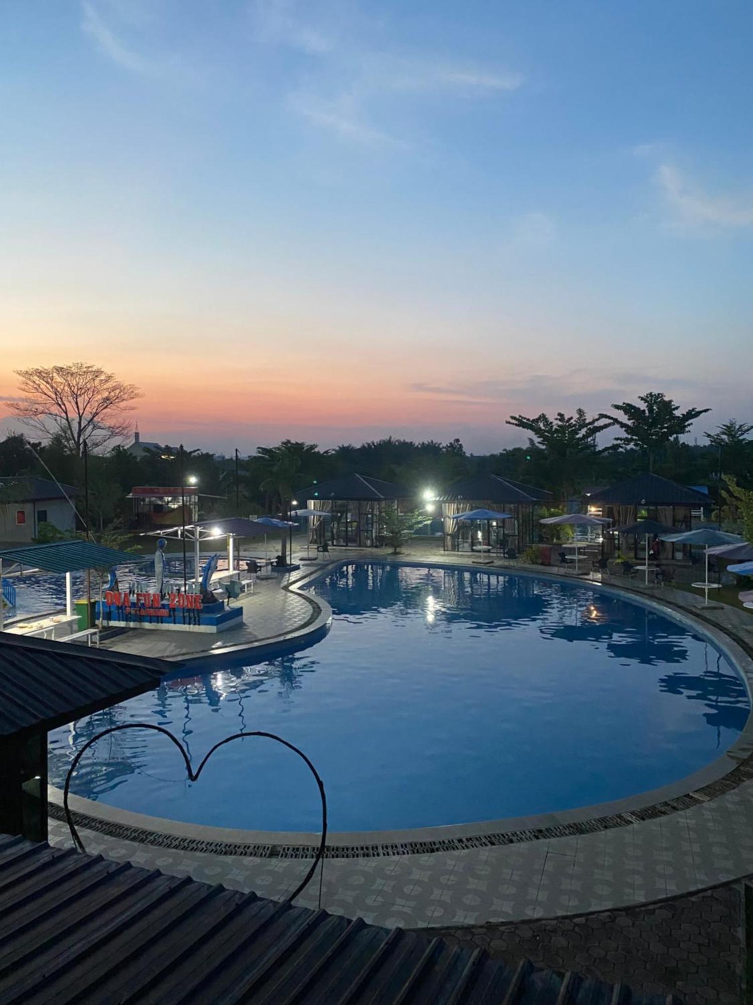 Dna Fun Zone Pekanbaru Exterior foto