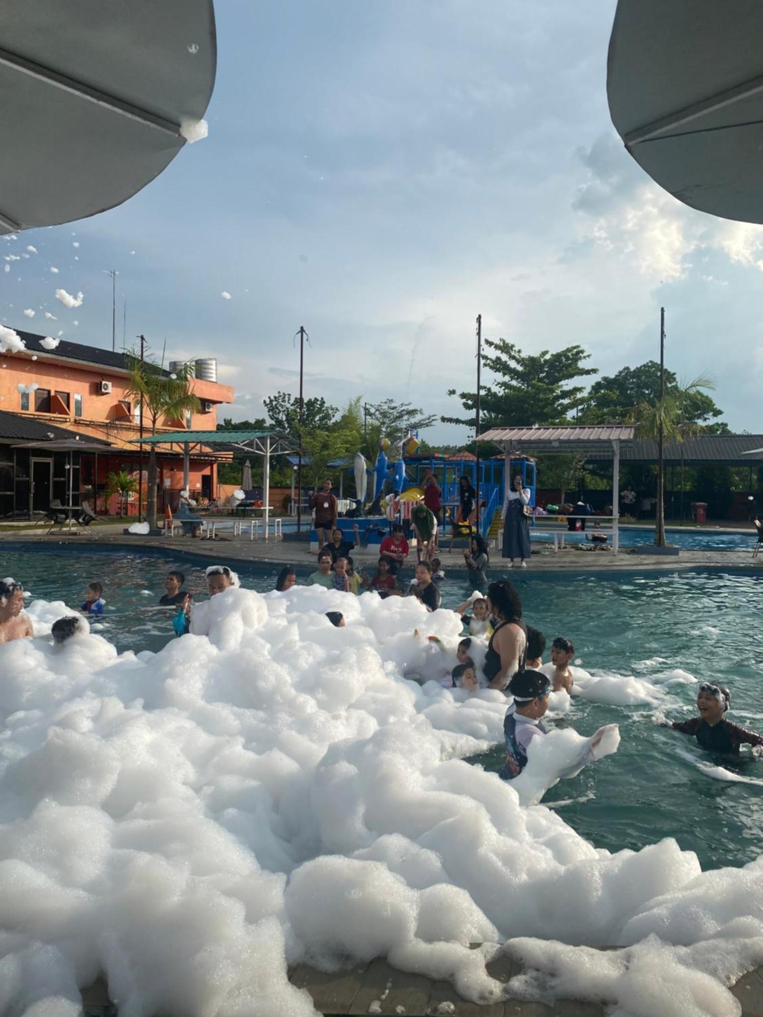Dna Fun Zone Pekanbaru Exterior foto