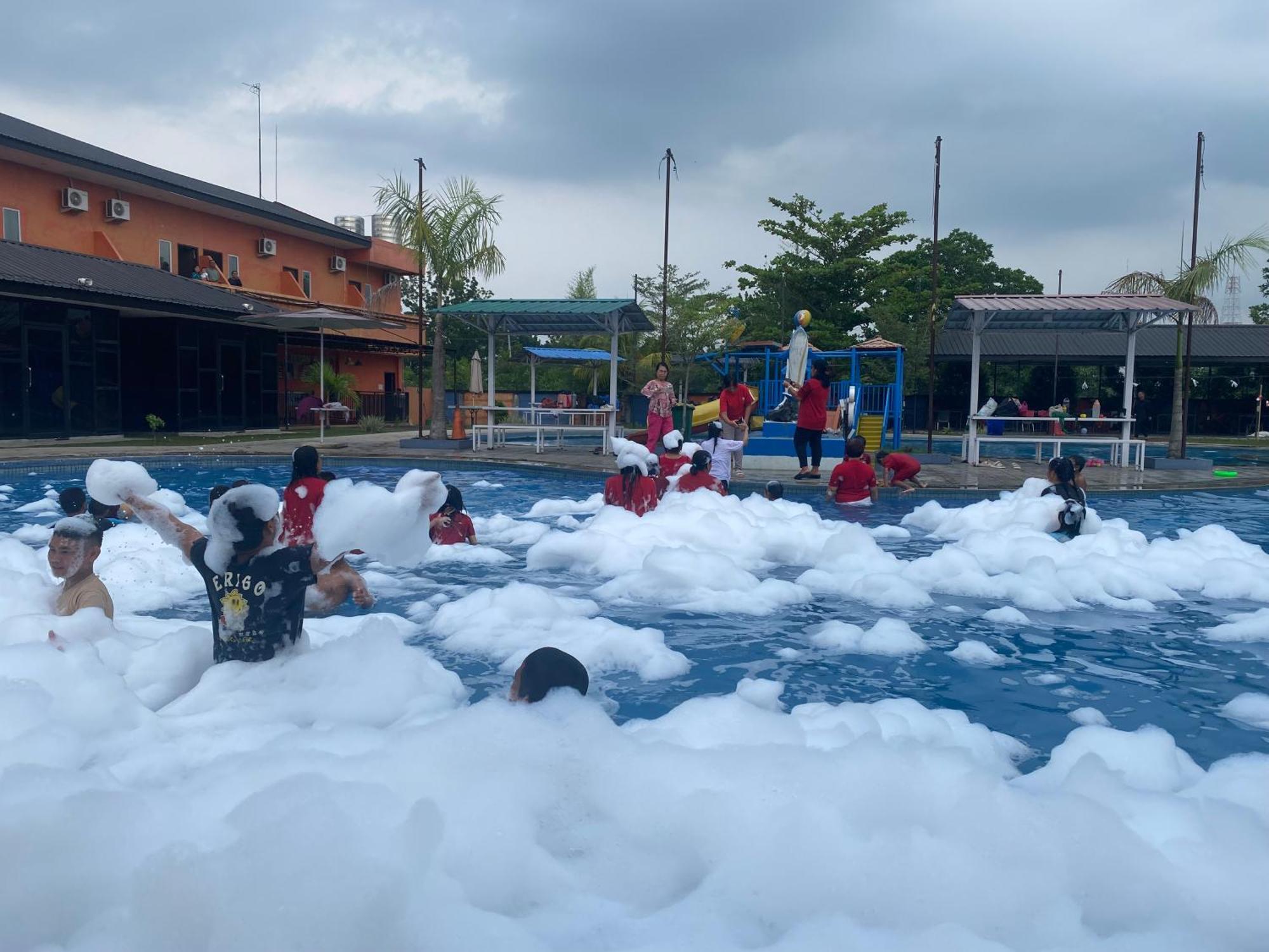 Dna Fun Zone Pekanbaru Exterior foto